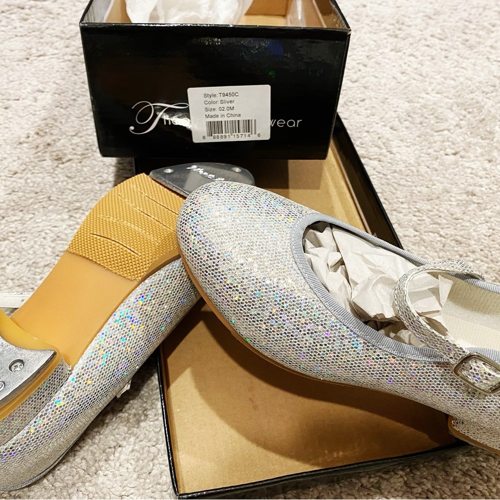 New in box! Theatrical girls tap shoes 2M sparkling silver